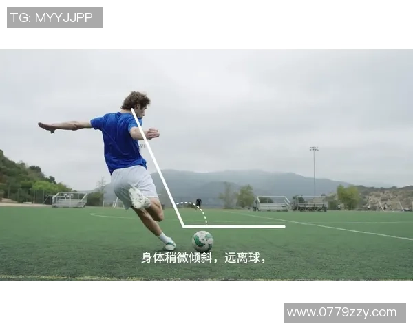 细腻足球的魅力与技艺探讨:如何在比赛中展现精湛的控球与传球技巧 细腻足球的魅力与技艺探讨:如何在比赛中展现精湛的控球与传球技巧