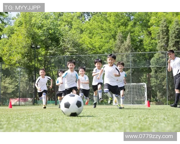 足球父母如何培养孩子的运动兴趣与团队精神的有效策略与经验分享